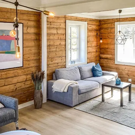 4 Bedroom Gorgeous In Vanse